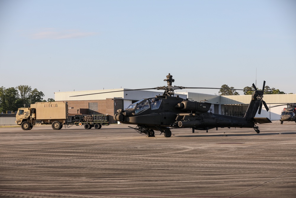 South Carolina Army National Guard Apache helicopters complete night gunnery training
