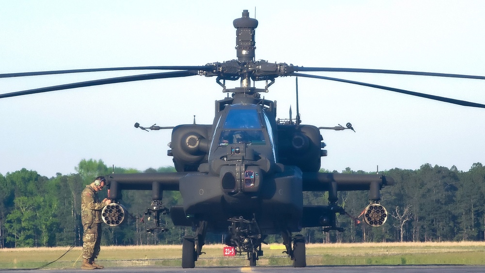 South Carolina Army National Guard Apache helicopters complete night gunnery training