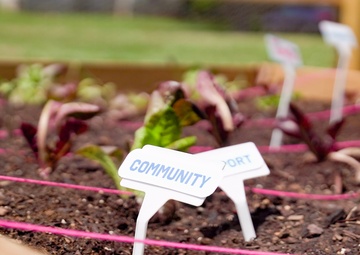 First Lady of Kentucky Visits Fort Campbell to Honor Military Children