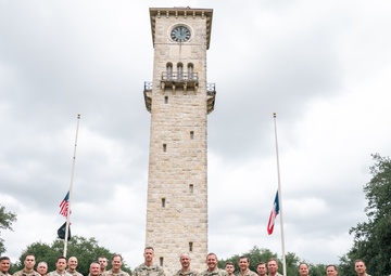 U.S. Army North Commander speaks with the 160th Special Operations Aviation Regiment