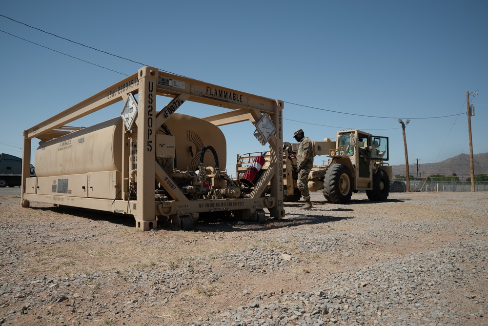 264th Combat Sustainment Support Battalion oversees upload of tank rack module at Fort Bliss