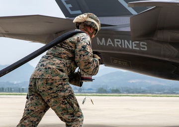 U.S. Marines fuel F-35s at Gwangju Air Base