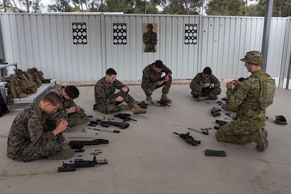 U.S. Marines, Australians conduct weapon familiarization for Coral-Balmoral