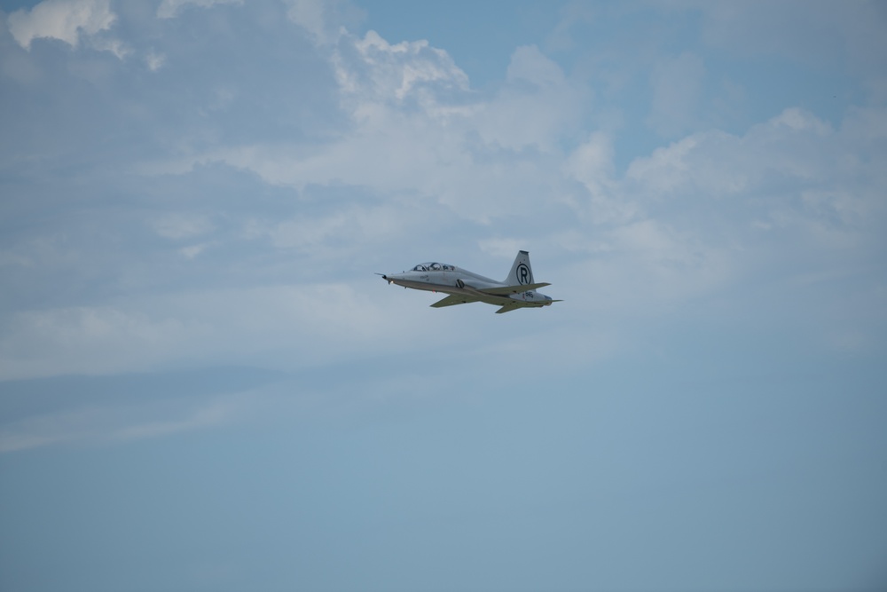T-38 Talon, B-2 companion trainer aircraft