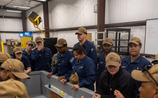 Wasp Sailors Conduct Well Deck Training