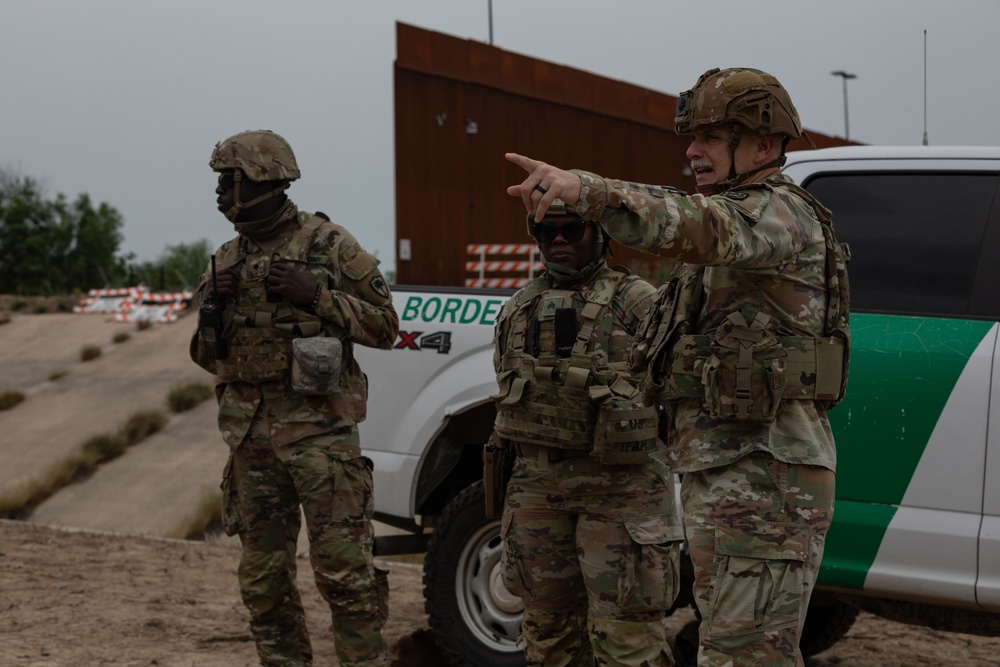 Lt. Col. Robert Crowley visits Soldiers at the southern border