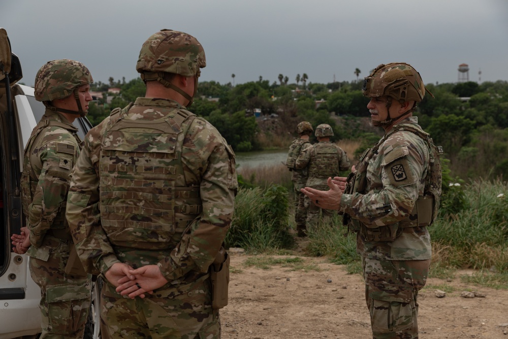 Lt. Col. Robert Crowley visits Soldiers at the southern border
