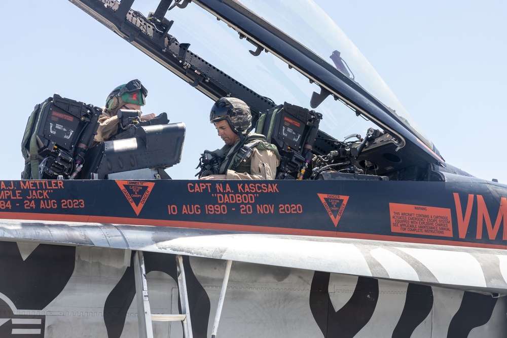 WTI 2-25 Commanding Generals of 1st, 2nd, 3rd, and 4th MAW visit MAWTS-1