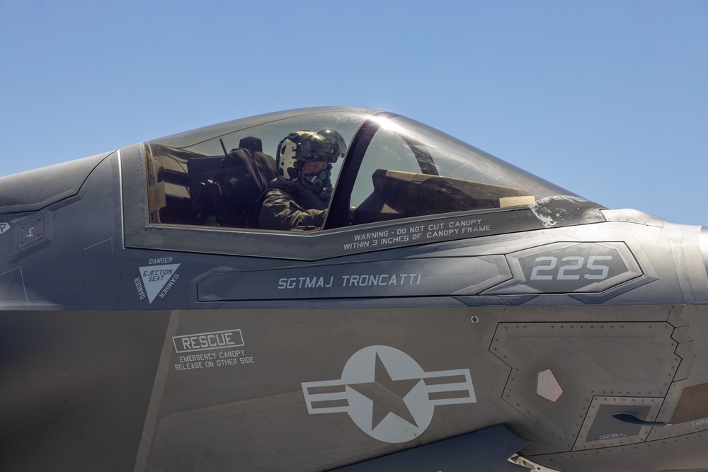 WTI 2-25 Commanding Generals of 1st, 2nd, 3rd, and 4th MAW visit MAWTS-1