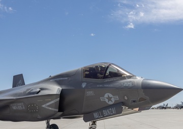 WTI 2-25 Commanding Generals of 1st, 2nd, 3rd, and 4th MAW visit MAWTS-1