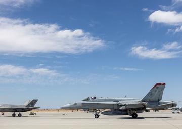 WTI 2-25 Commanding Generals of 1st, 2nd, 3rd, and 4th MAW visit MAWTS-1