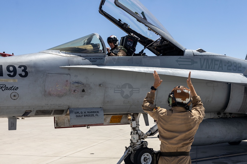 WTI 2-25 Commanding Generals of 1st, 2nd, 3rd, and 4th MAW visit MAWTS-1