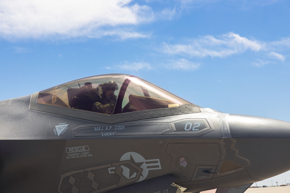 WTI 2-25 Commanding Generals of 1st, 2nd, 3rd, and 4th MAW visit MAWTS-1