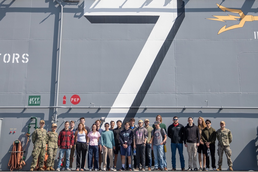 Tripoli Hosts Students From The Propulsion Officer Candidate Program