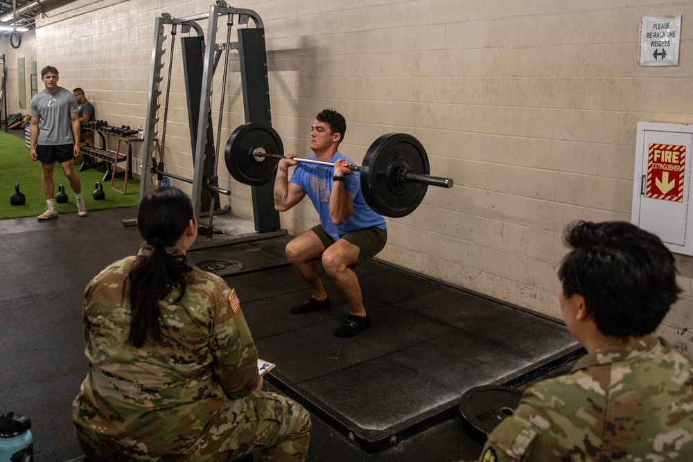 25th DSB Soldiers Compete in Aloha Open Fitness Competition