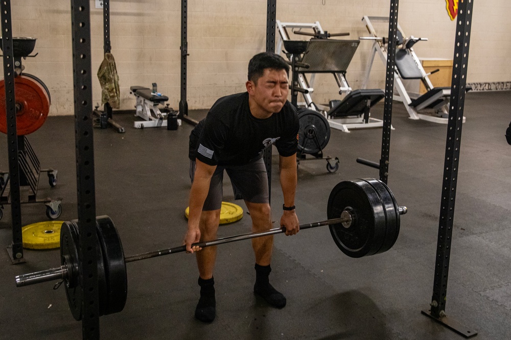25th DSB Soldiers Compete in Aloha Open Fitness Competition
