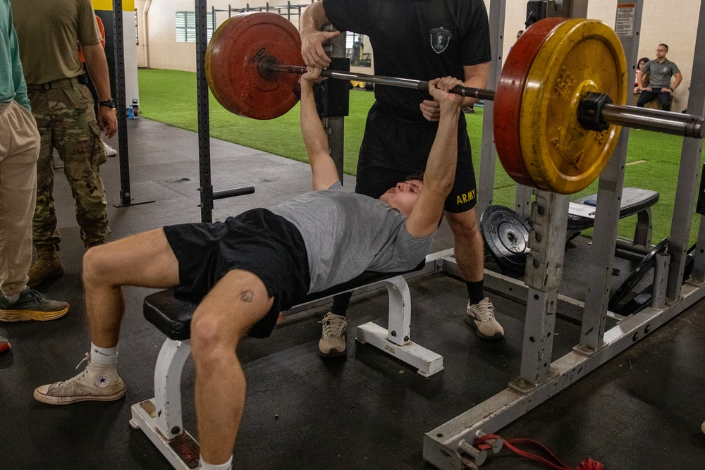 25th DSB Soldiers Compete in Aloha Open Fitness Competition