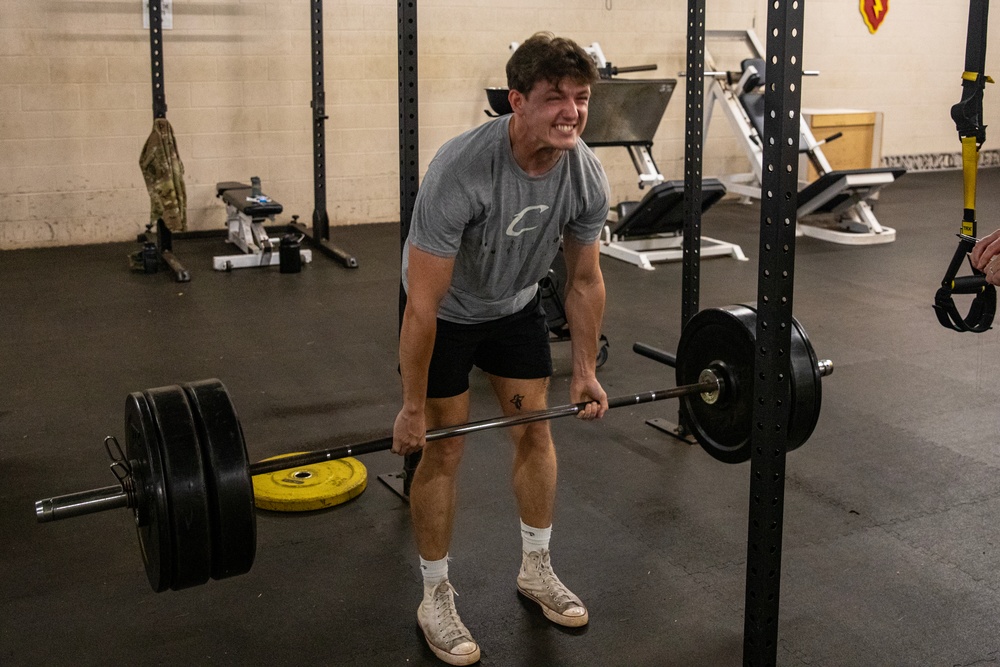 25th DSB Soldiers Compete in Aloha Open Fitness Competition