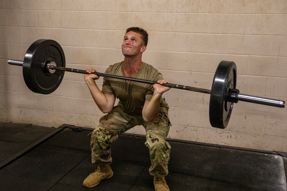 25th DSB Soldiers Compete in Aloha Open Fitness Competition