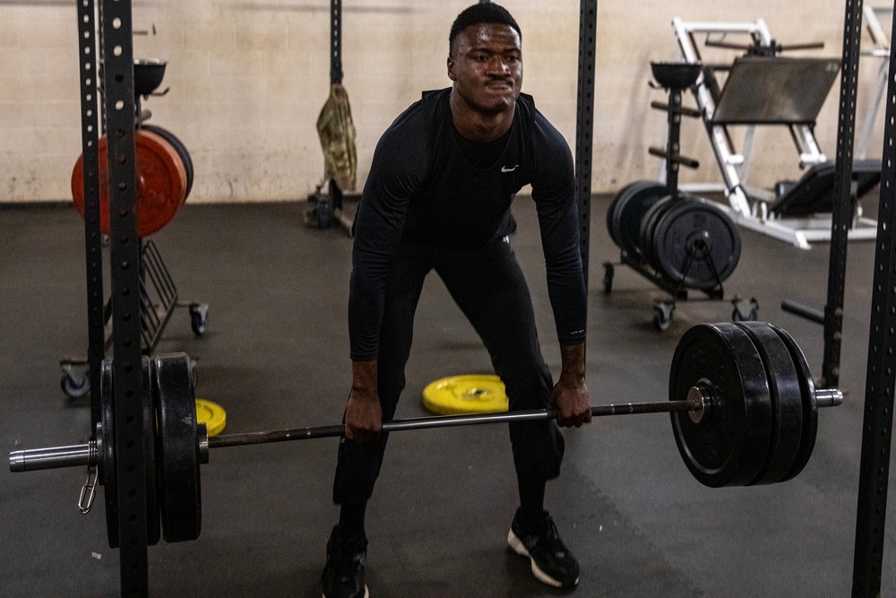 25th DSB Soldiers Compete in Aloha Open Fitness Competition