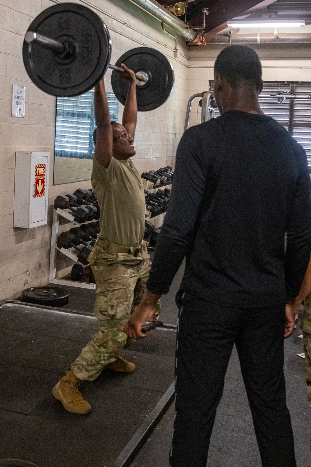25th DSB Soldiers Compete in Aloha Open Fitness Competition