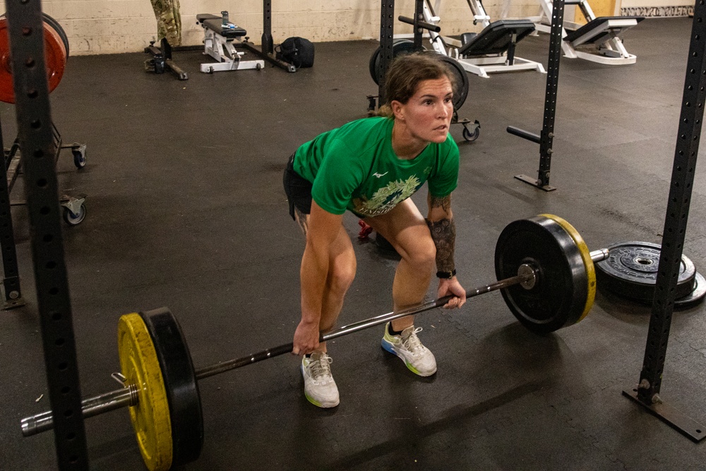 25th DSB Soldiers Compete in Aloha Open Fitness Competition