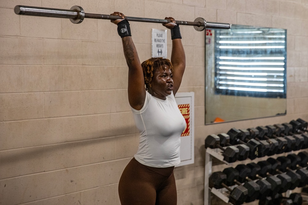 25th DSB Soldiers Compete in Aloha Open Fitness Competition