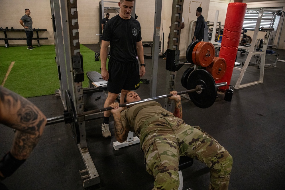 25th DSB Soldiers Compete in Aloha Open Fitness Competition