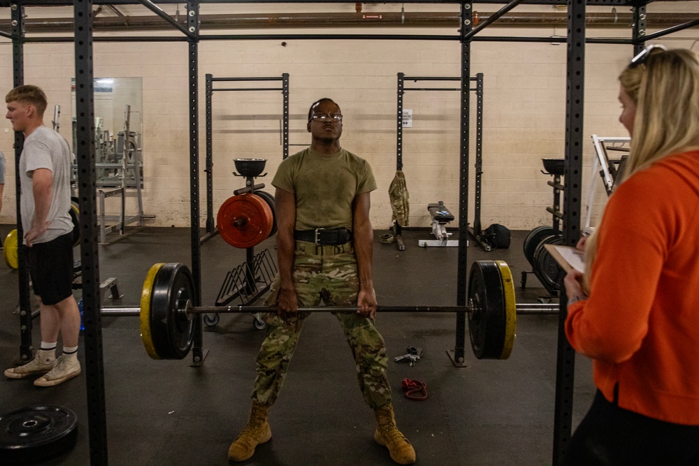 25th DSB Soldiers Compete in Aloha Open Fitness Competition