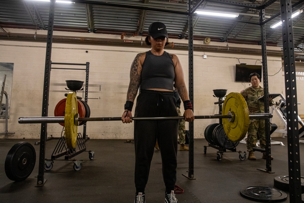 25th DSB Soldiers Compete in Aloha Open Fitness Competition