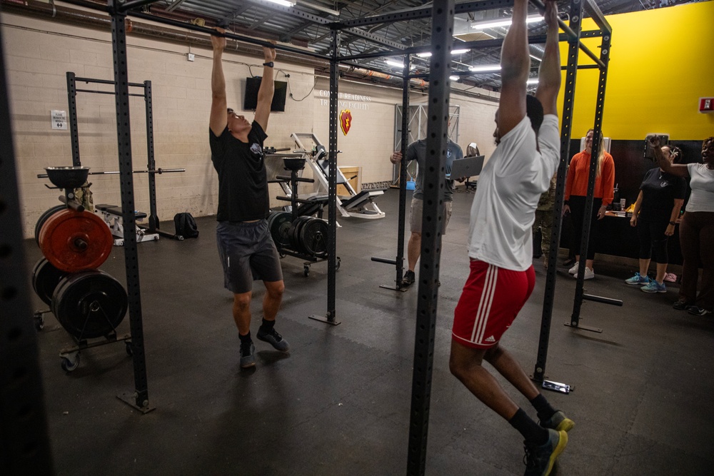 25th DSB Soldiers Compete in Aloha Open Fitness Competition