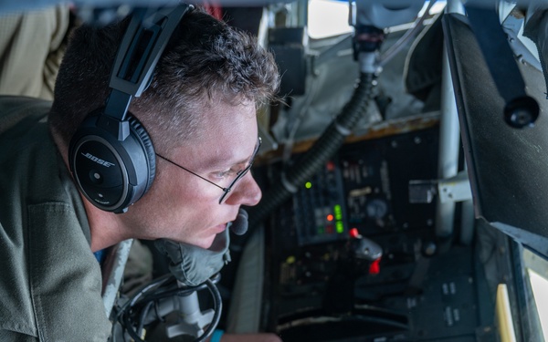 171st ARW refuels 192nd Wing and 1st Fighter Wing F-22 Raptors
