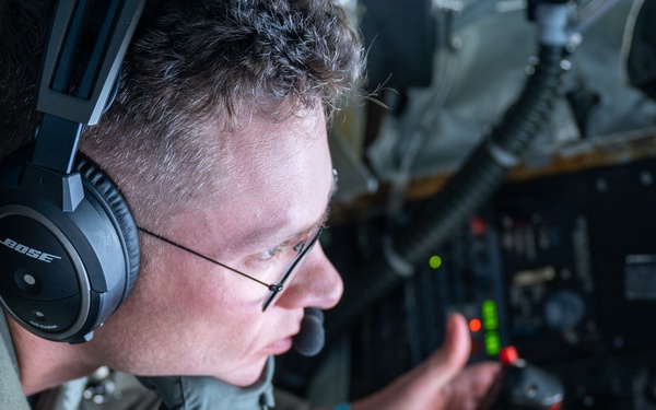 171st ARW refuels 192nd Wing and 1st Fighter Wing F-22 Raptors