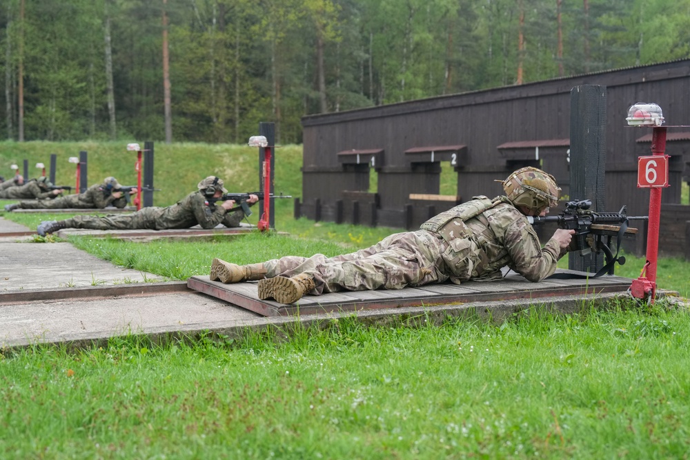 U.S. Soldiers and Polish soldiers compete in marksmanship