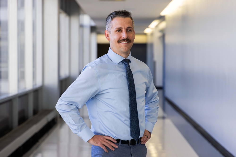 Engineering the future: Professor bridges innovation, leadership in the classroom