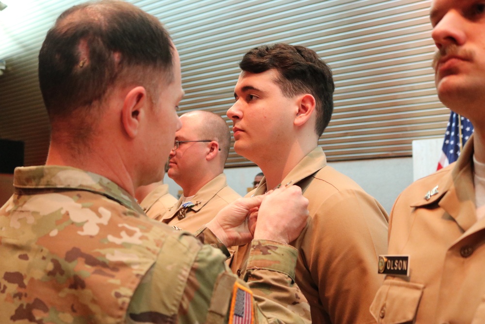 Brigadier General Presents Army Awards to NIOC Pensacola Sailors