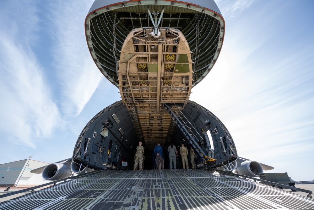 U.S. legislative staff delegates visit Travis AFB