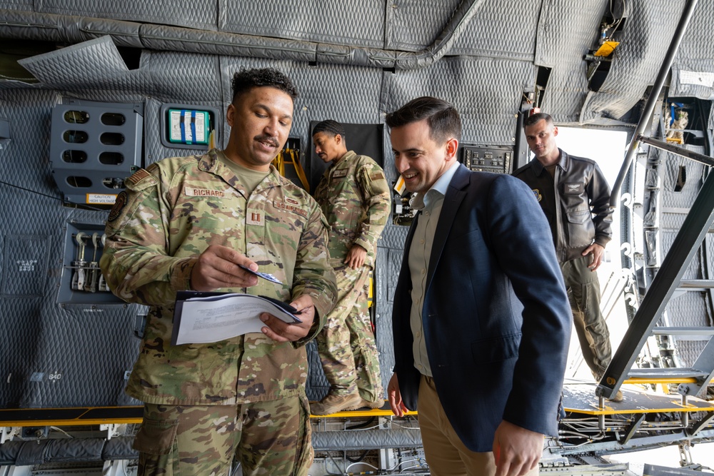 U.S. legislative staff delegates visit Travis AFB