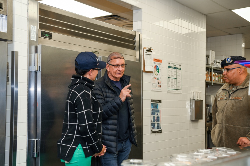 Chef Robert Irvine Schriever Visit