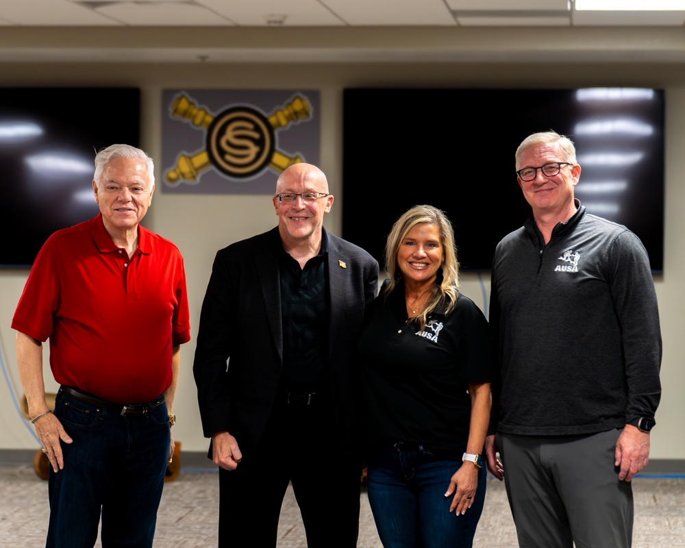 AUSA representatives meet with Dr. Peterson at Fort Sill, Ok.