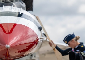 USAF Thunderbirds depart Scott Air Force Base