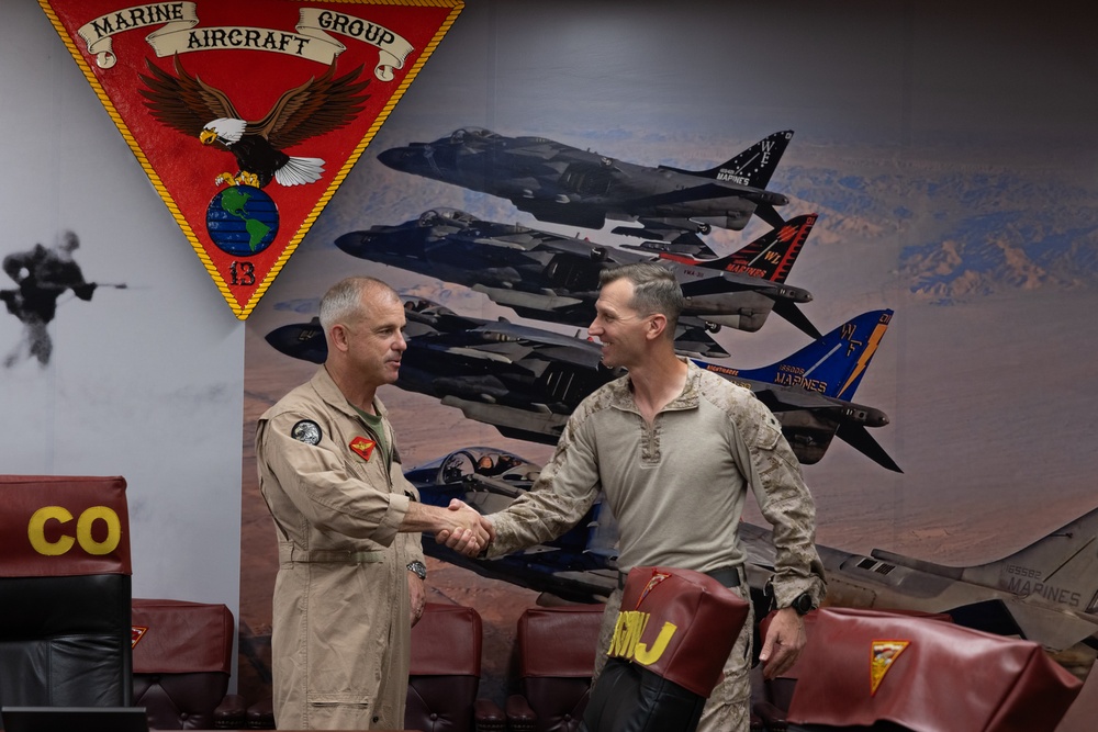 Maj Gen Wellons visits MAG-13