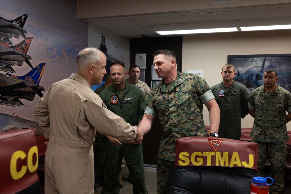 Maj Gen Wellons visits MAG-13