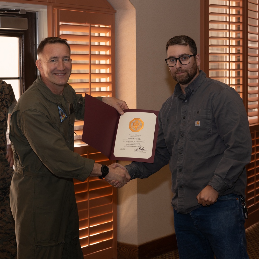 MCAS Yuma Civilians Awarded for Their Years of Service