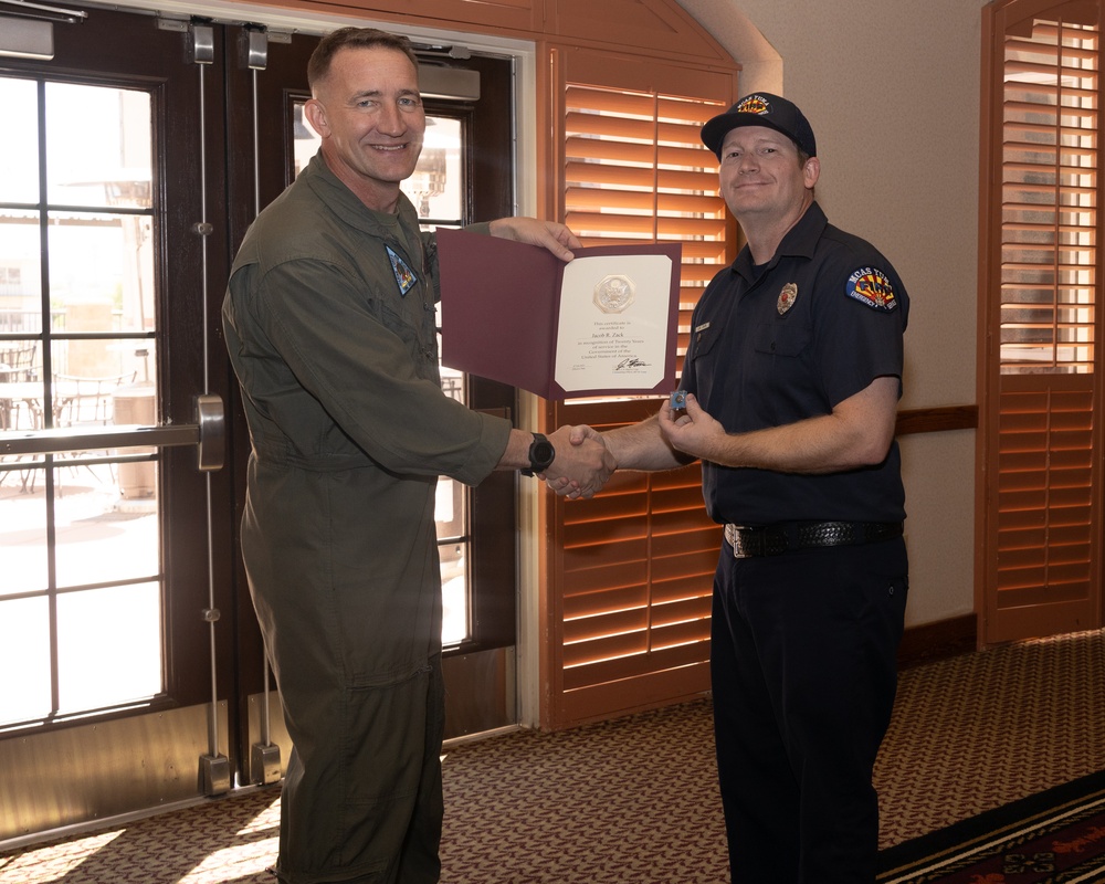 MCAS Yuma Civilians Awarded for Their Years of Service