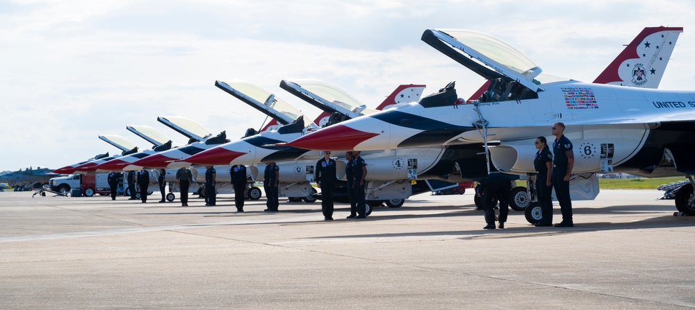 Kids Marvel at Thunderbirds' Soaring Rehearsal