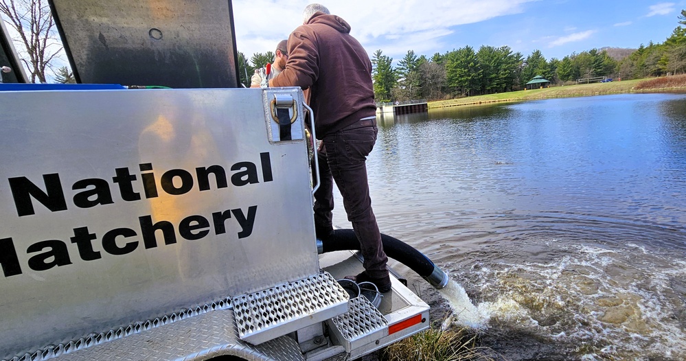 U.S. Fish and Wildlife Service completes 2025 stocking of more than 15,000 rainbow trout in Fort McCoy’s waterways