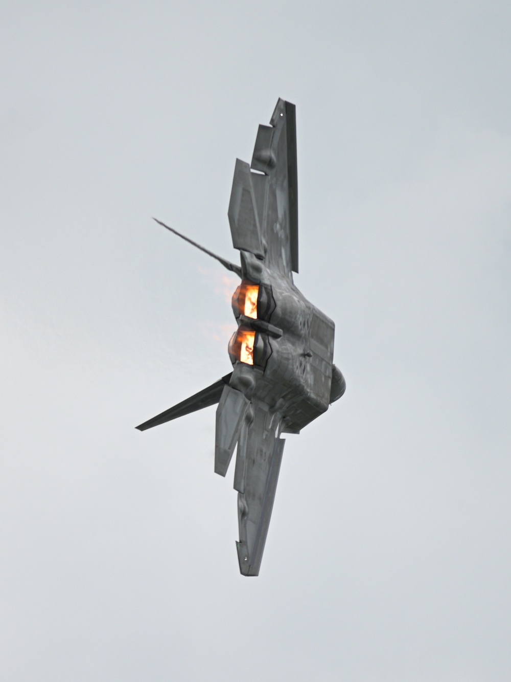 1st Fighter Wing Showcases Air Superiority at Air Power Over Hampton Roads