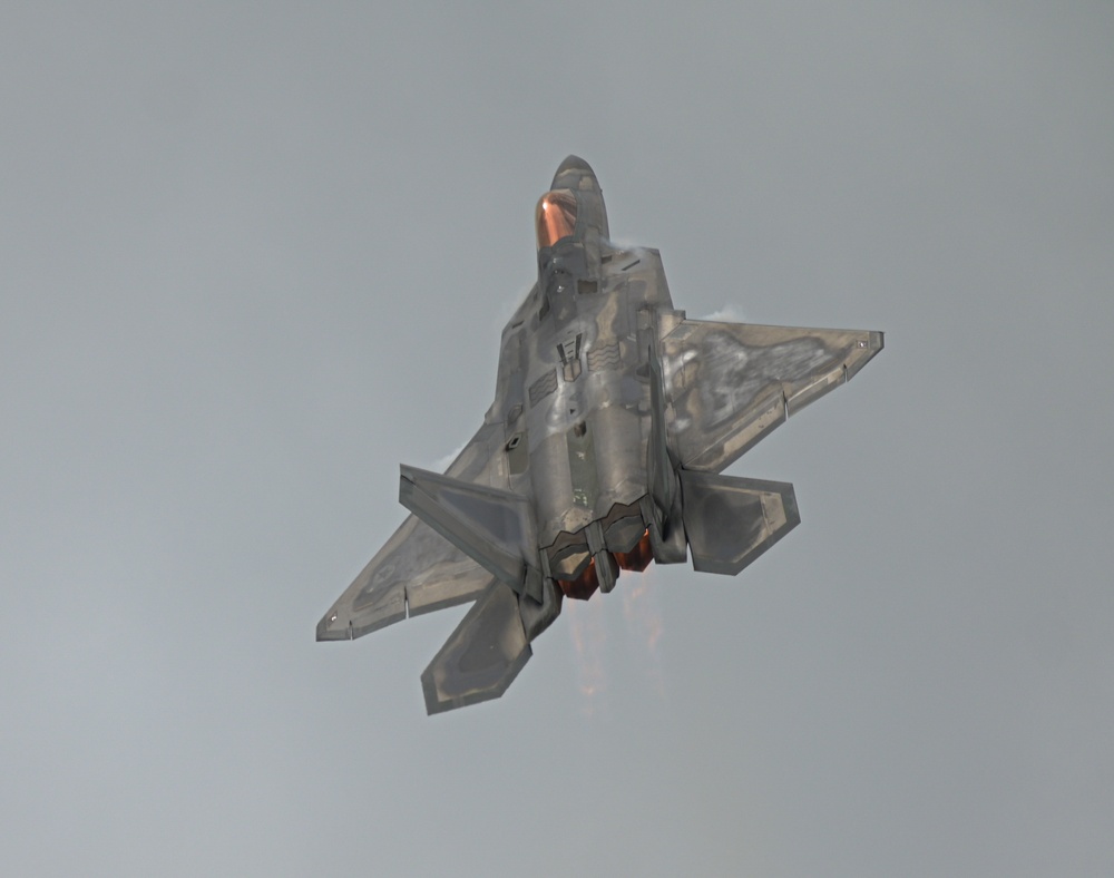 1st Fighter Wing Showcases Air Superiority at Air Power Over Hampton Roads