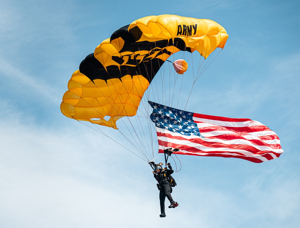 Army Golden Knights Dazzle Crowds with Precision Parachute Demo at JBLE Air Show